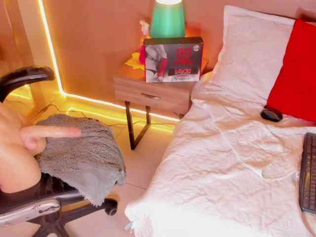 Enrrixxx Live Webcam on BongaCams