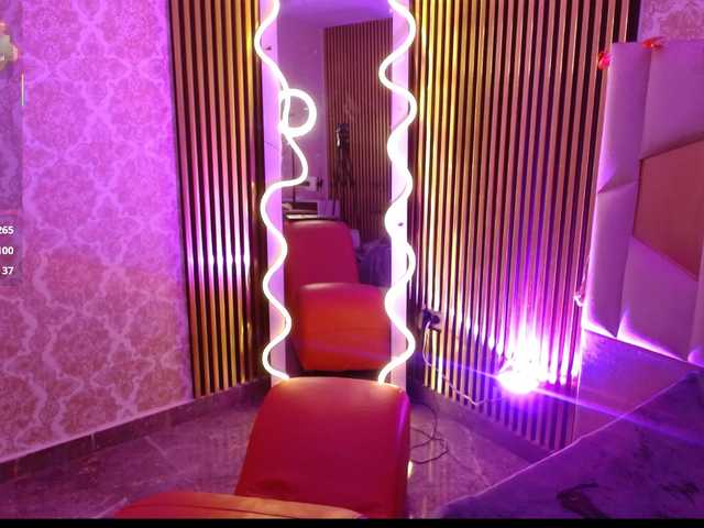 Rosalind-tay's BongaCams show and profile