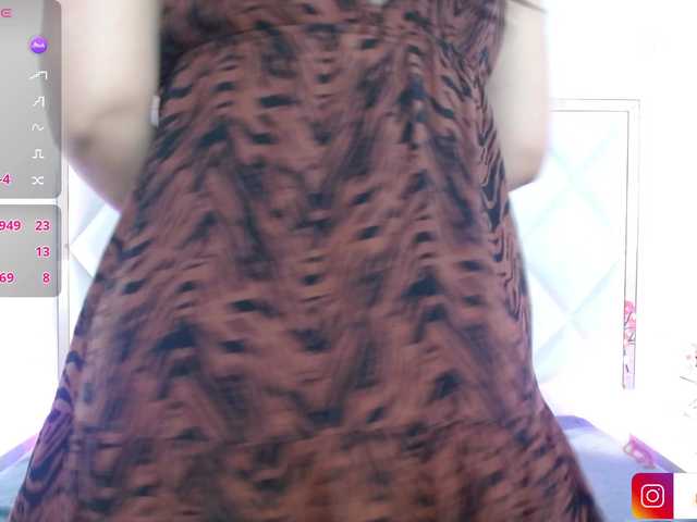 Rosalind-tay's BongaCams show and profile