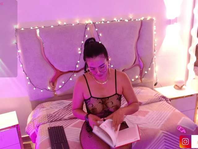 Rosalind-tay's BongaCams show and profile