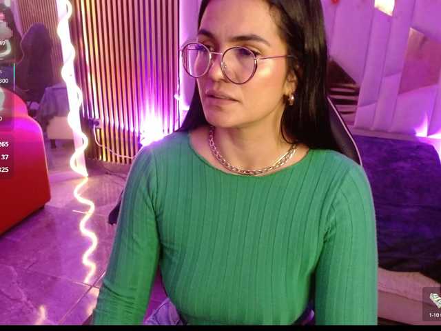 Rosalind-tay's BongaCams show and profile