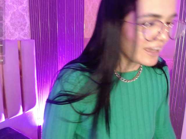 Rosalind-tay's BongaCams show and profile