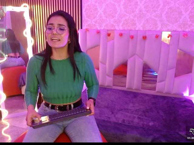 Rosalind-tay's BongaCams show and profile