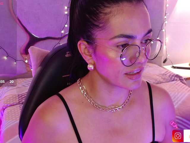 Rosalind-tay's BongaCams show and profile