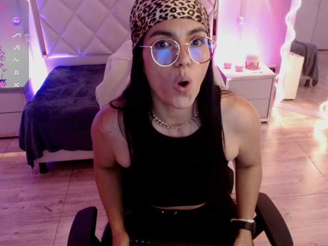 Rosalind-tay's BongaCams show and profile