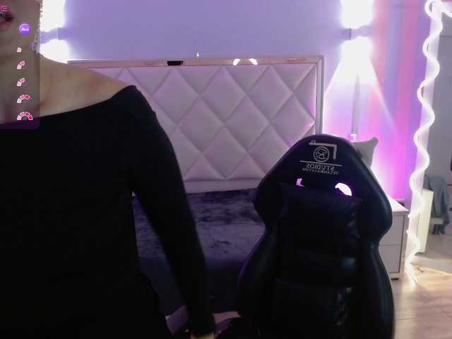 Rosalind-tay's BongaCams show and profile