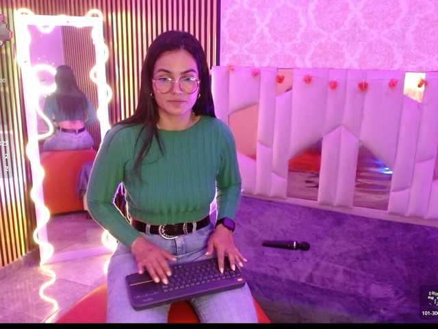 Rosalind-tay's BongaCams show and profile