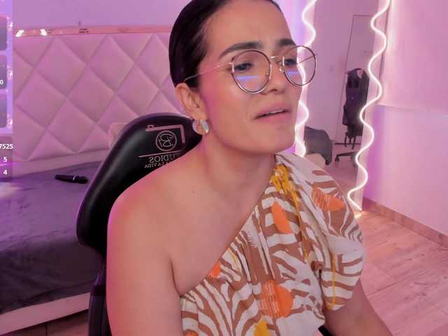 Rosalind-tay's BongaCams show and profile