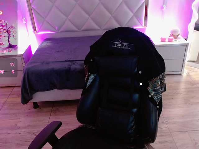 Rosalind-tay's BongaCams show and profile