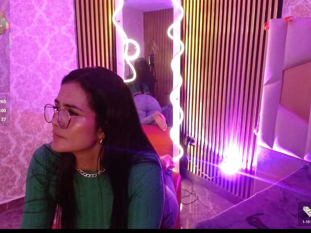 Rosalind-tay's BongaCams show and profile