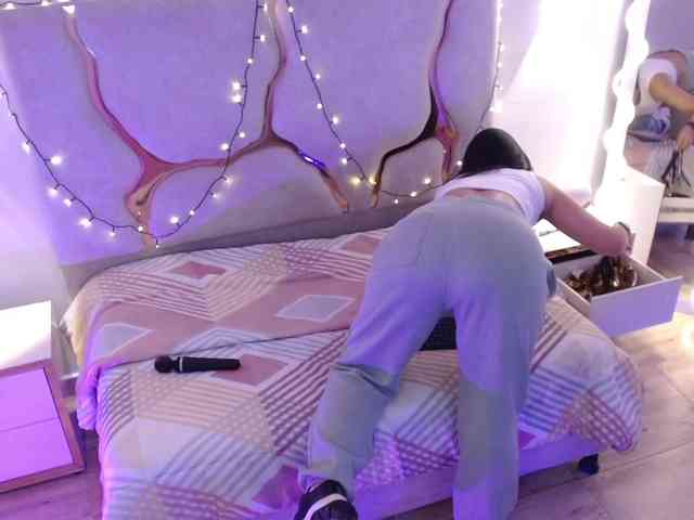 Rosalind-tay Live Webcam on BongaCams