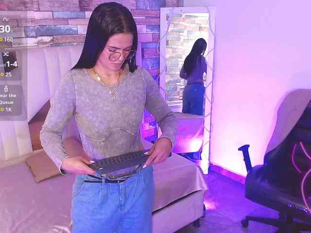 Rosalind-tay webcam