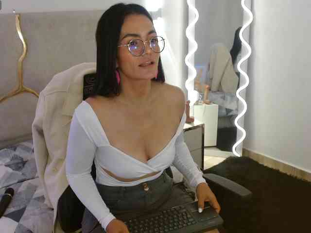 Rosalind-tay webcam