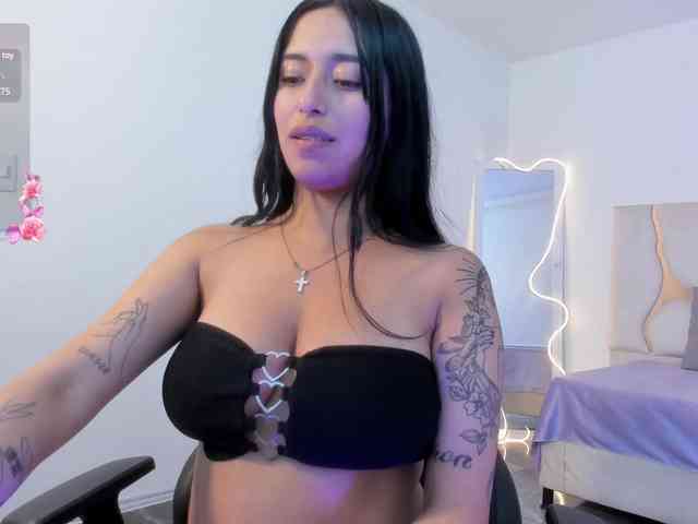 free live cam sex Emily-tay1