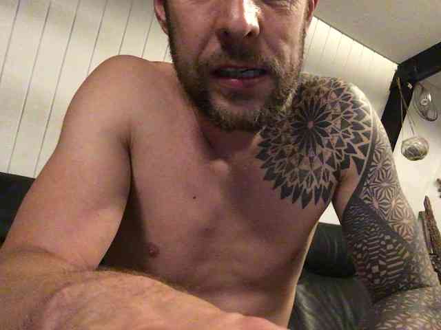 Sirkhot8 Live Webcam on BongaCams