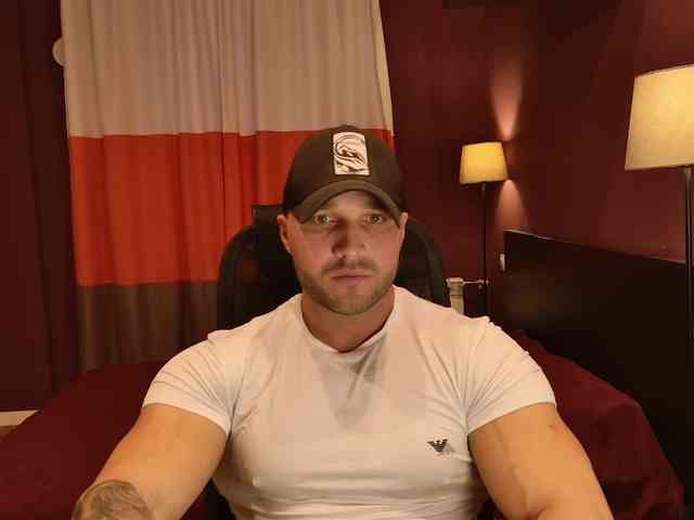 RikAdler Live Webcam on BongaCams