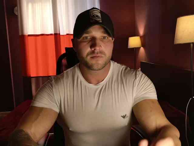 RikAdler Live Webcam on BongaCams