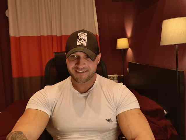 RikAdler Live Webcam on BongaCams