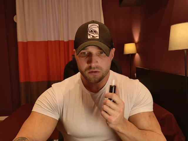 RikAdler Live Webcam on BongaCams