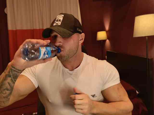 RikAdler Live Webcam on BongaCams