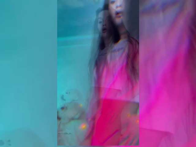 Kriss-me's BongaCams show and profile