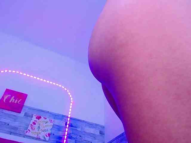 Pleassing-neighbor webcam