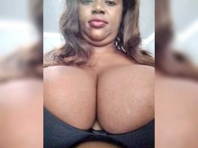 Assybusty's BongaCams show and profile