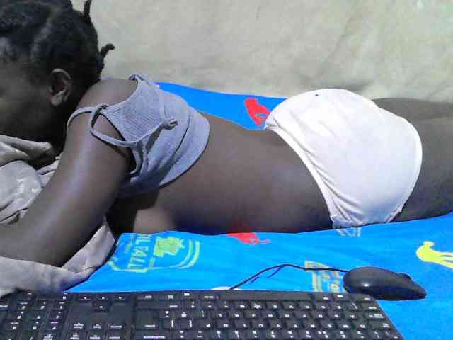 Blackslim-girl webcam