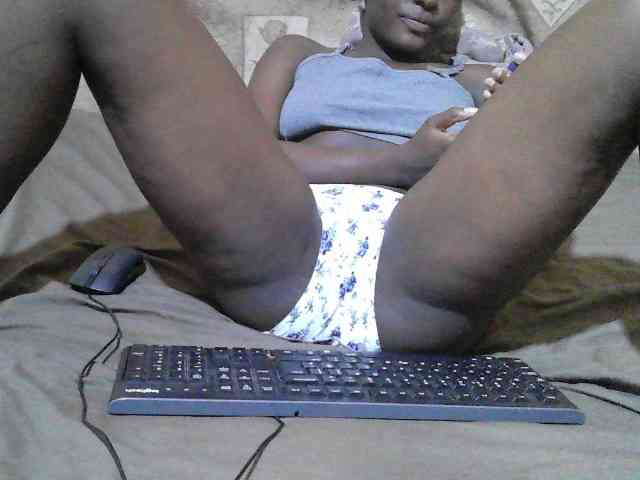 Blackslim-girl webcam