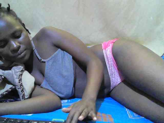 Blackslim-girl webcam