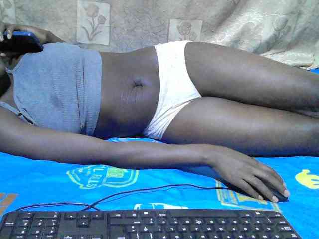 Blackslim-girl webcam