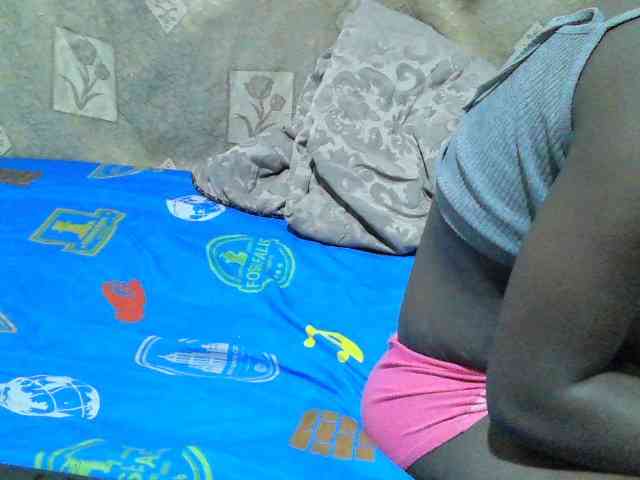 Blackslim-girl webcam