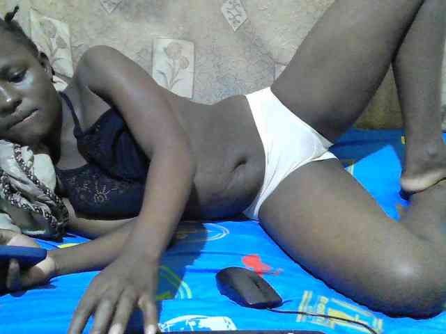 Blackslim-girl webcam