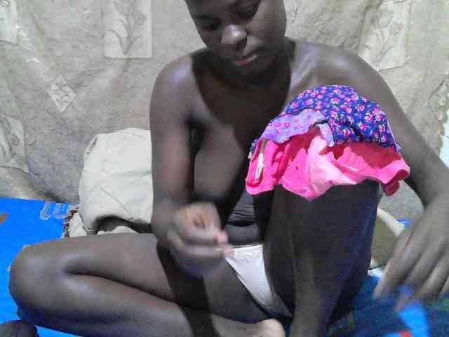 Blackslim-girl webcam