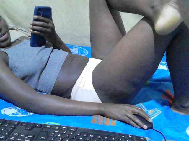 Blackslim-girl webcam