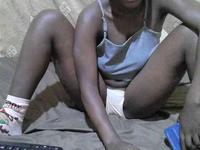 Blackslim-girl webcam