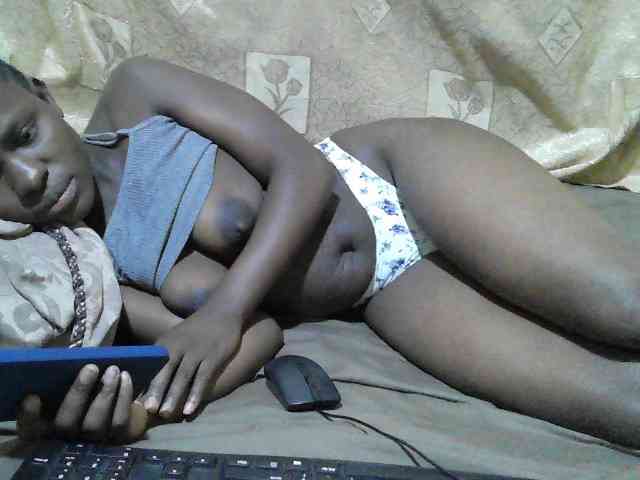 Blackslim-girl webcam