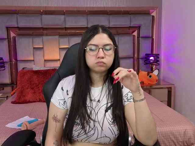 LilyCollinns webcam