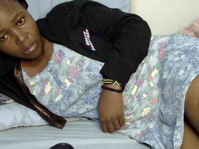 Sweet-ebony20 webcam