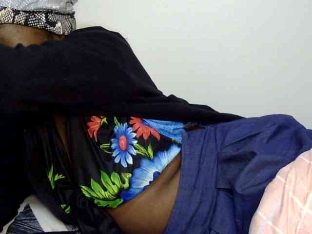 Sweet-ebony20 webcam