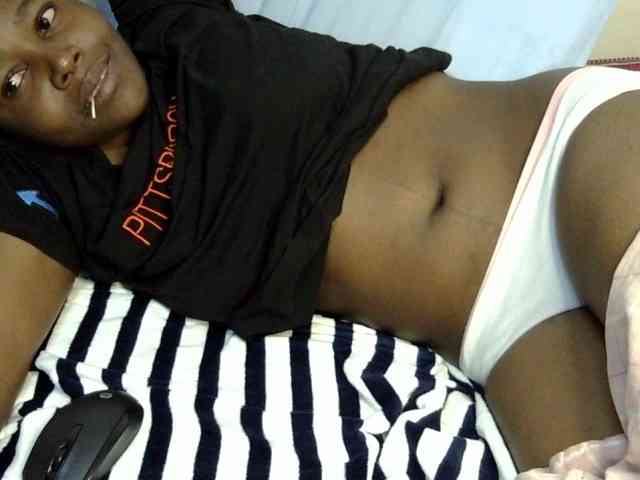 Sweet-ebony20 webcam