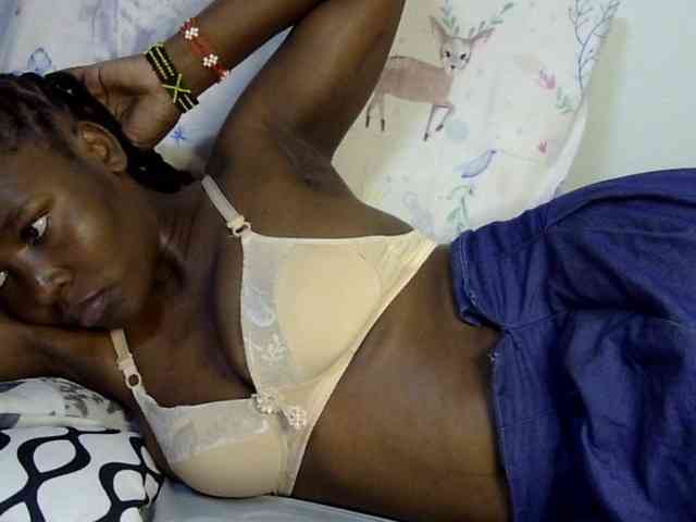 Sweet-ebony20 webcam