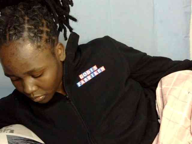 Sweet-ebony20 webcam