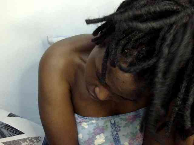 Sweet-ebony20 webcam