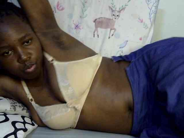 Sweet-ebony20 webcam
