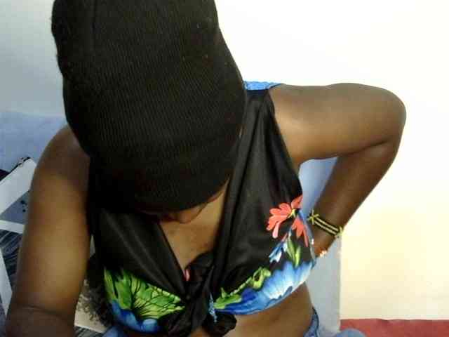 Sweet-ebony20 webcam