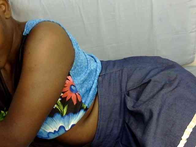 Sweet-ebony20 webcam