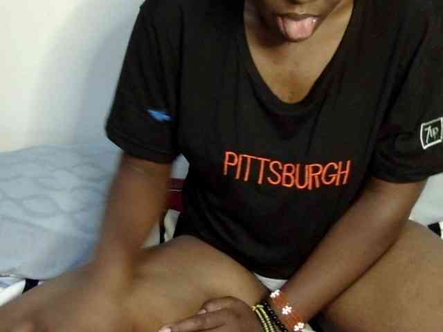 Sweet-ebony20 webcam