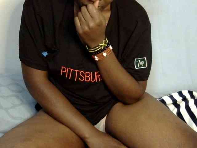 Sweet-ebony20 webcam