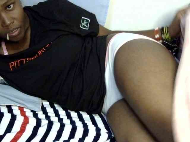 Sweet-ebony20 webcam